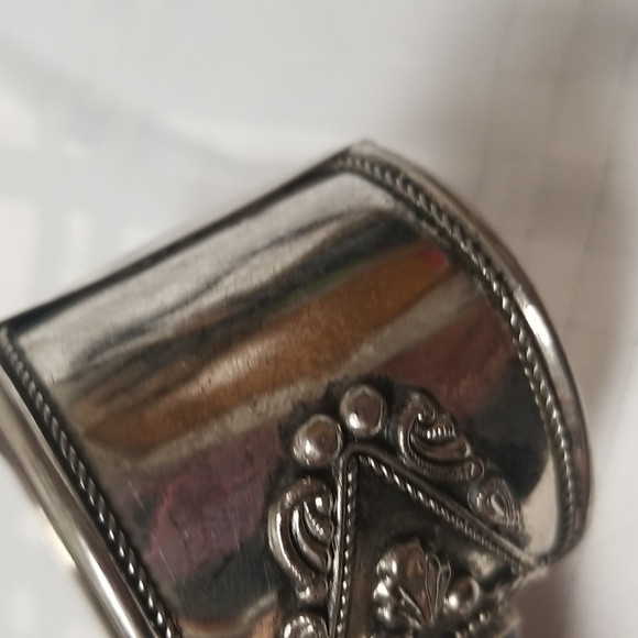 BRACELET, Costume Jewelry, Unknown Black Stone, originally blackened GUC. B4 - Picture 7 of 8